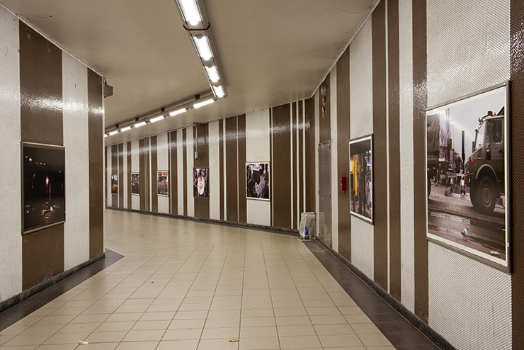 BRUSSELS EN ROUTE EXPO IN THE METRO © Bram Penninckx